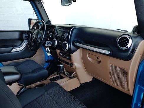 Used 2011 Jeep Wrangler Sahara w/ Trailer Tow Group AWD/4WD image 11