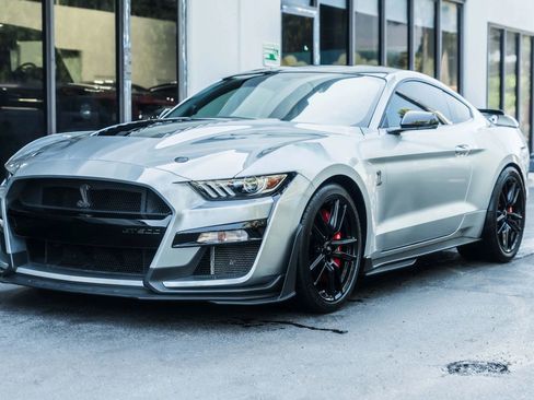 Used 2020 Ford Mustang Shelby GT500 w/ Technology Package RWD image 2