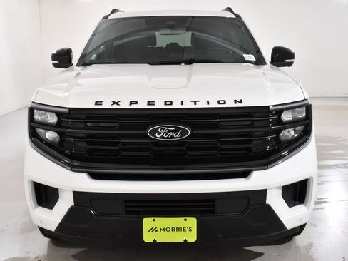 New 2026 Ford Expedition Max Platinum image 3