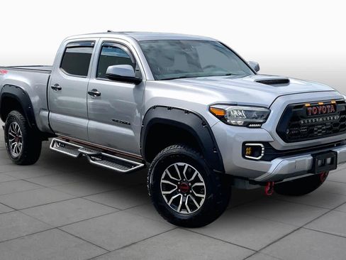 Used 2021 Toyota Tacoma TRD Sport w/ TRD Premium Sport Package AWD/4WD image 3