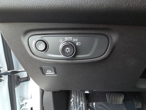 Used 2023 GMC Terrain SLE FWD image 20