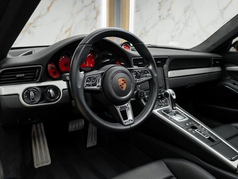 Used 2019 Porsche 911 Carrera 4S image 17