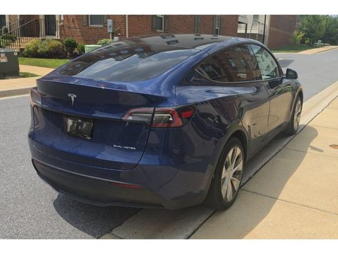 Used 2023 Tesla Model Y Long Range AWD/4WD image 3