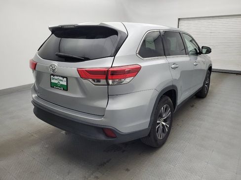 Used 2018 Toyota Highlander LE image 9