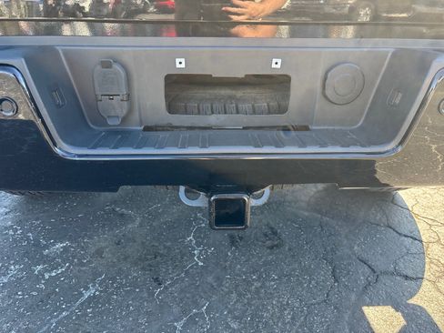 Used 2017 Chevrolet Silverado 1500 LT w/ Midnight Edition image 11