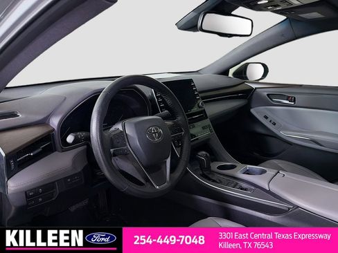 Used 2021 Toyota Avalon XLE image 10