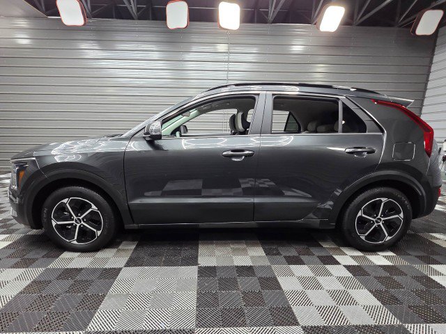 Used 2024 Kia Niro EX FWD image 9