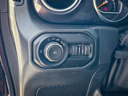 Certified 2021 Jeep Wrangler Unlimited Sahara image 13