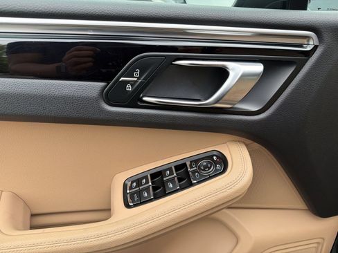 Used 2019 Porsche Macan AWD/4WD image 14