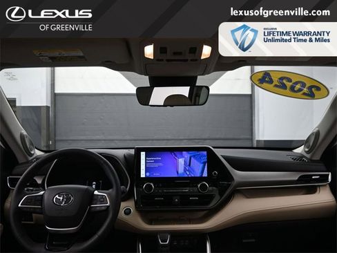 Used 2024 Toyota Highlander Limited image 27