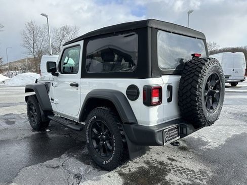 Used 2023 Jeep Wrangler Willys image 5