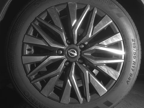 Used 2025 Nissan Altima 2.5 SV image 14