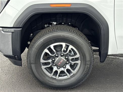 New 2025 GMC Sierra 2500 SLT image 22