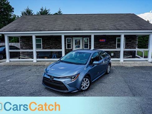 Used 2024 Toyota Corolla LE FWD image 2