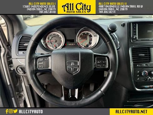 Used 2018 Dodge Grand Caravan SE FWD image 17