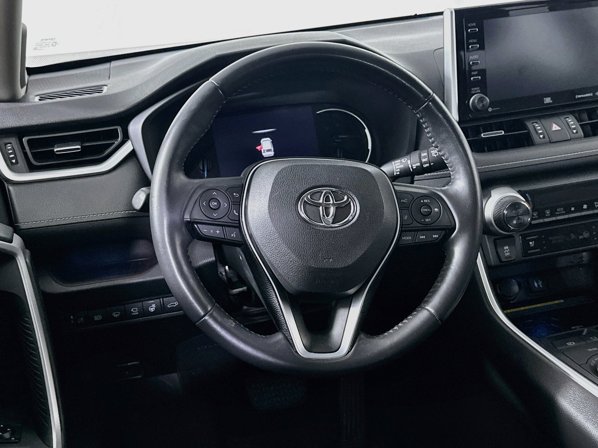 Used 2019 Toyota RAV4 Limited AWD/4WD image 18
