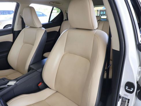 Used 2016 Lexus CT 200h w/ Seat Comfort Package FWD image 20