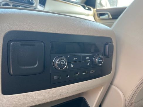 Used 2017 GMC Yukon XL Denali w/ Open Road Package AWD/4WD image 13