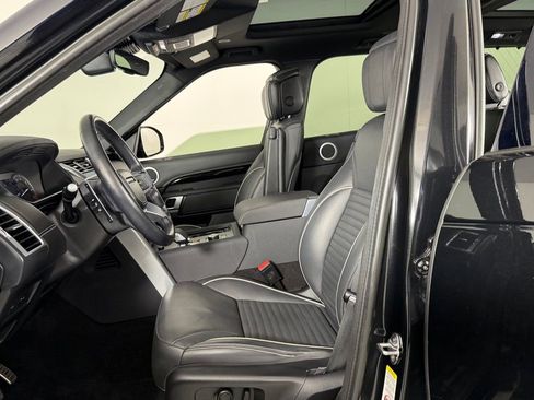 Used 2023 Land Rover Discovery Metropolitan Edition AWD/4WD image 26