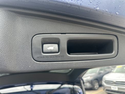 Used 2020 Honda CR-V Touring image 11