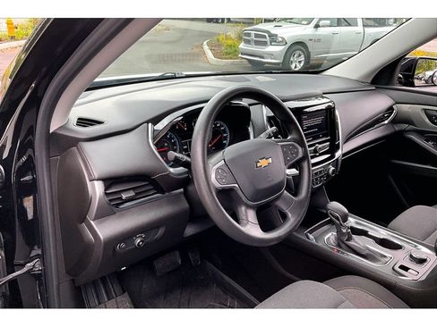 Used 2021 Chevrolet Traverse LS AWD/4WD image 14