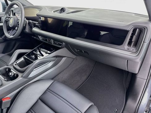 New 2026 Porsche Cayenne Coupe AWD/4WD image 31