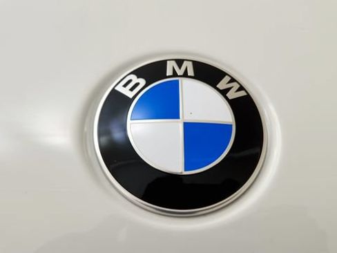 Used 2025 BMW X5 sDrive40i w/ M Sport Package RWD image 31