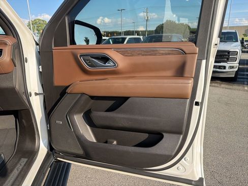 Used 2021 Chevrolet Tahoe High Country AWD/4WD image 25