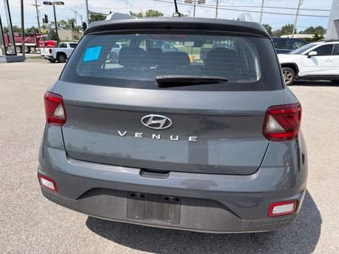 Used 2025 Hyundai Venue SEL FWD image 19