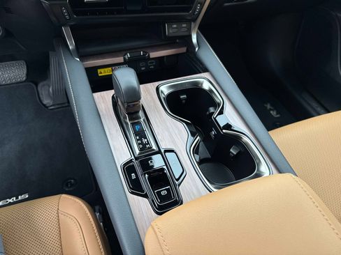 Certified 2025 Lexus RX 350 Premium w/ Accessory Package (Z1) image 27