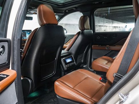 Used 2023 Lincoln Aviator Grand Touring w/ Class IV Trailer Tow Package image 22