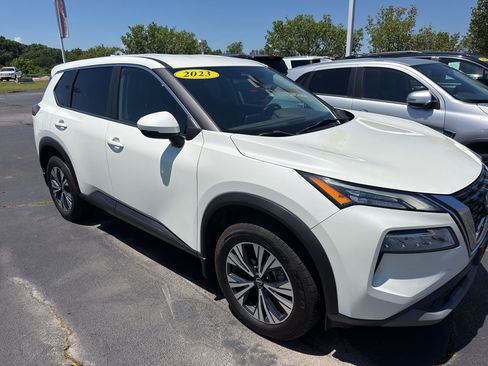 Used 2023 Nissan Rogue SV FWD image 3