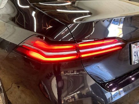 Used 2024 BMW 530i w/ Premium Package image 31