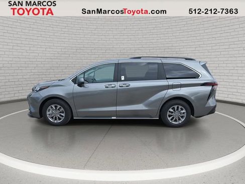 New 2026 Toyota Sienna XLE FWD image 8