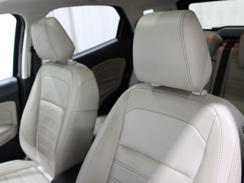 Used 2019 Ford EcoSport Titanium AWD/4WD image 4