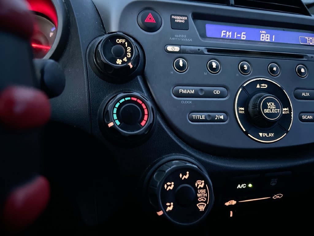 Used 2010 Honda Fit image 19