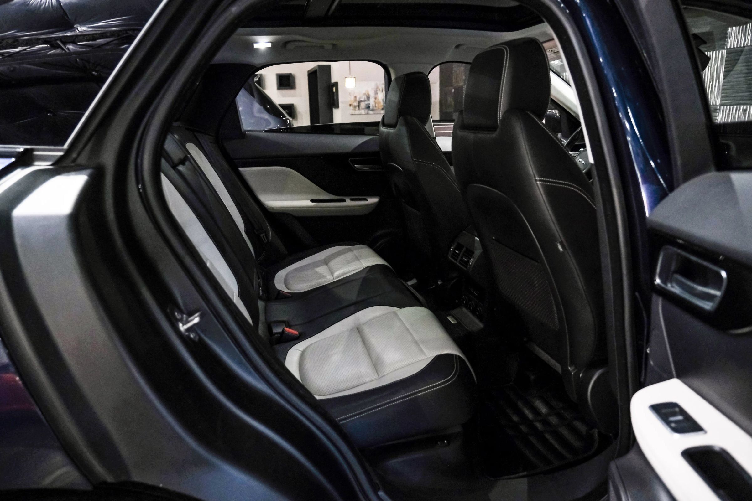 Used 2018 Jaguar F-PACE R-Sport AWD/4WD image 29
