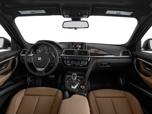 Used 2017 BMW 330i xDrive Sedan AWD/4WD image 8