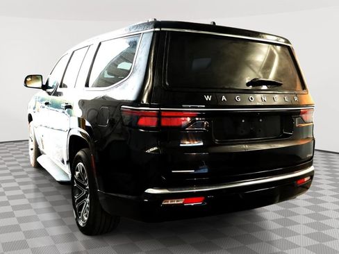 Used 2023 Jeep Wagoneer 4WD w/ Premium Group I image 2