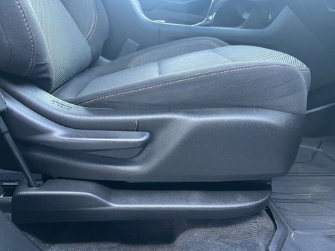 Used 2020 Chevrolet Traverse LT w/ Driver Confidence II Package image 30