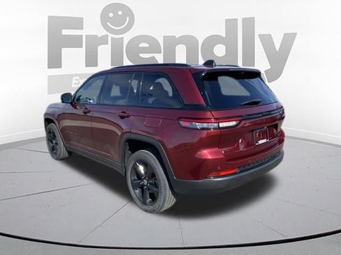 Used 2023 Jeep Grand Cherokee Limited w/ Luxury Tech Group II AWD/4WD image 7