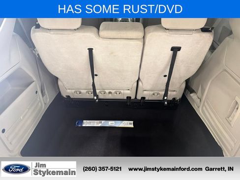 Used 2011 Chrysler Town & Country Touring w/ Entertainment Group #1 FWD image 34