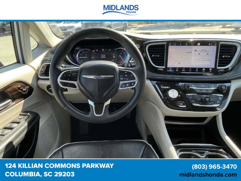 Used 2023 Chrysler Pacifica Limited FWD image 11