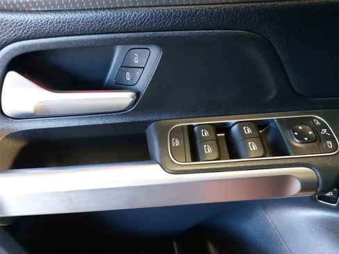 Used 2022 Mercedes-Benz GLB 250 w/ Premium Package Lite image 35