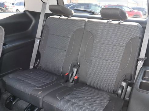 Used 2021 GMC Acadia SLE w/ Driver Convenience Package image 13