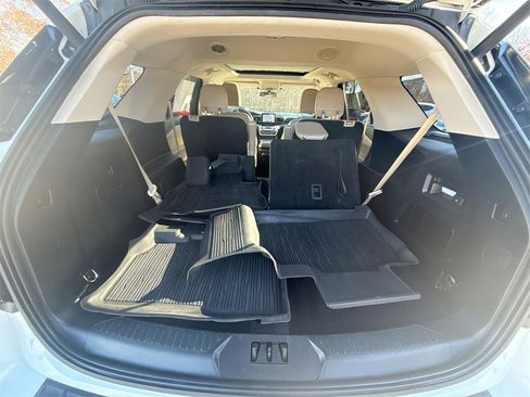 Used 2021 Ford Explorer XLT w/ Equipment Group 202A image 21