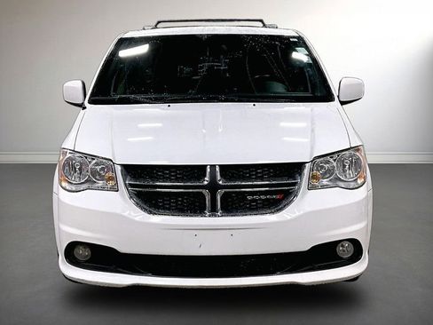 Used 2020 Dodge Grand Caravan SXT image 2