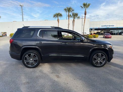 Used 2019 GMC Acadia Denali image 6