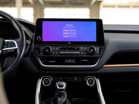 Certified 2024 Toyota Grand Highlander Platinum AWD/4WD image 20