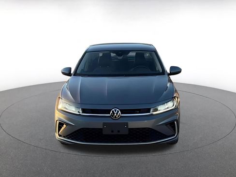 Used 2025 Volkswagen Jetta SE image 4